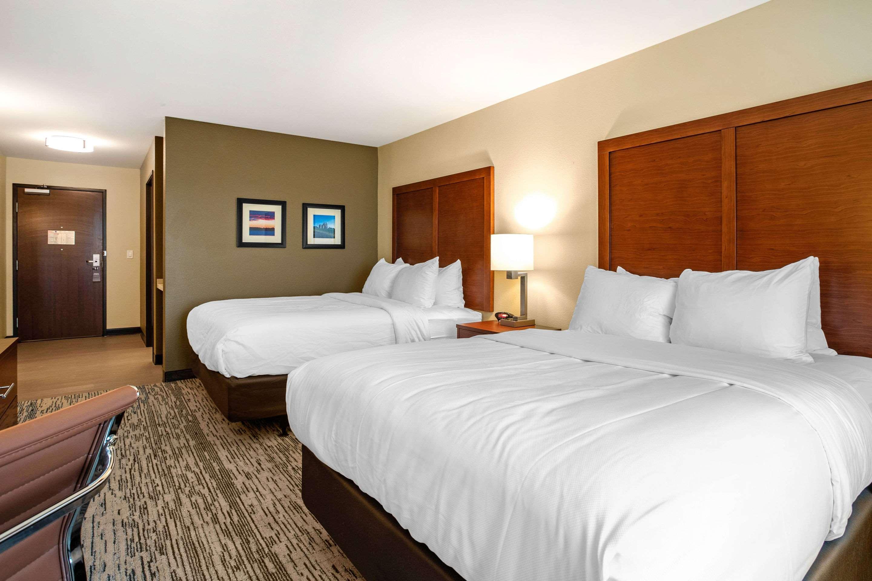 Comfort Inn & Suites Ames Near Isu Campus Ngoại thất bức ảnh