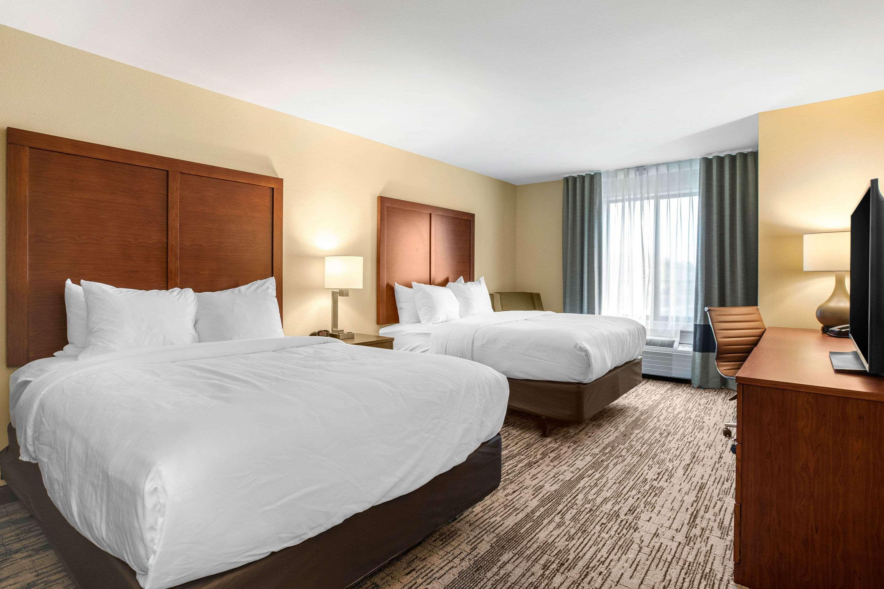 Comfort Inn & Suites Ames Near Isu Campus Ngoại thất bức ảnh
