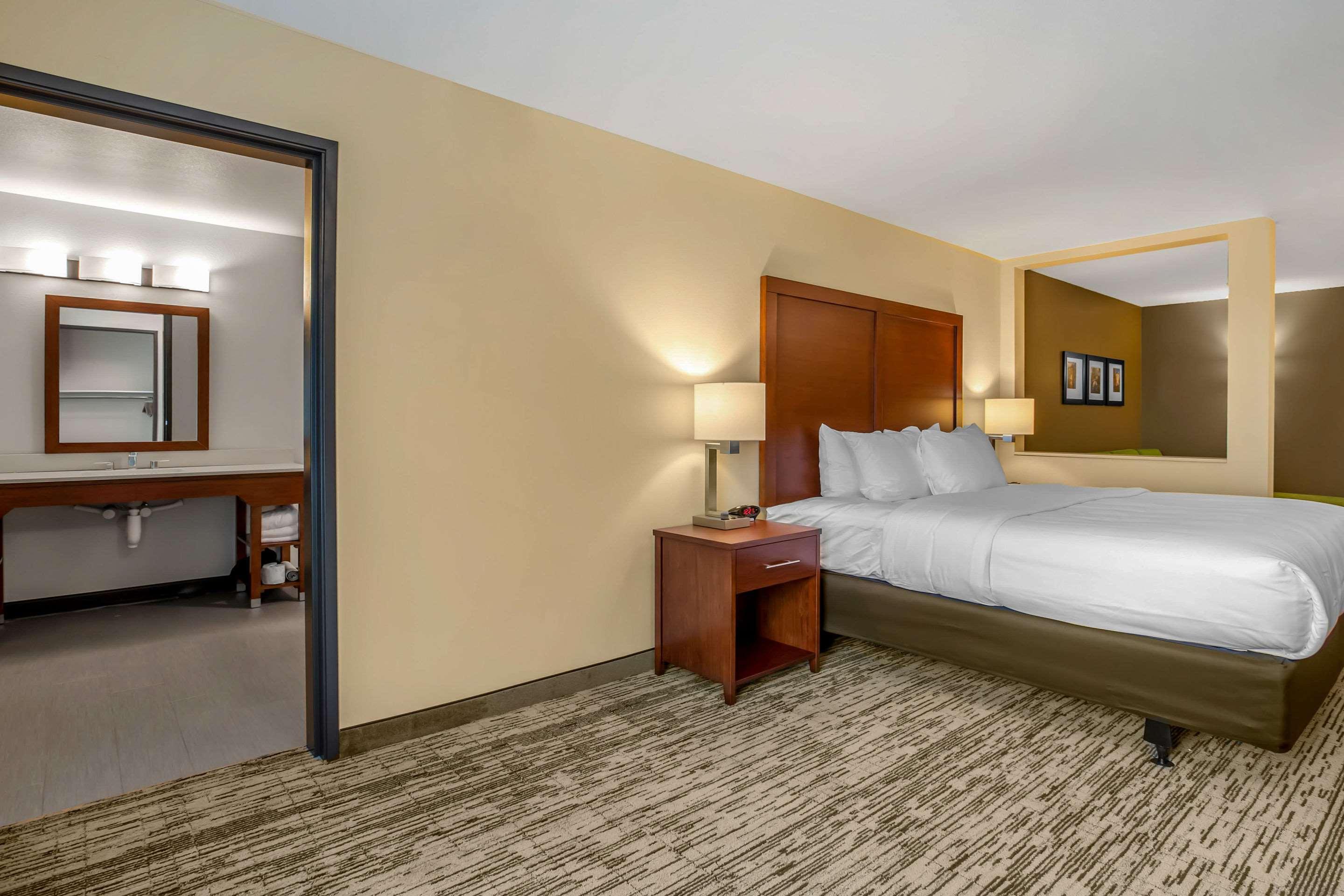 Comfort Inn & Suites Ames Near Isu Campus Ngoại thất bức ảnh