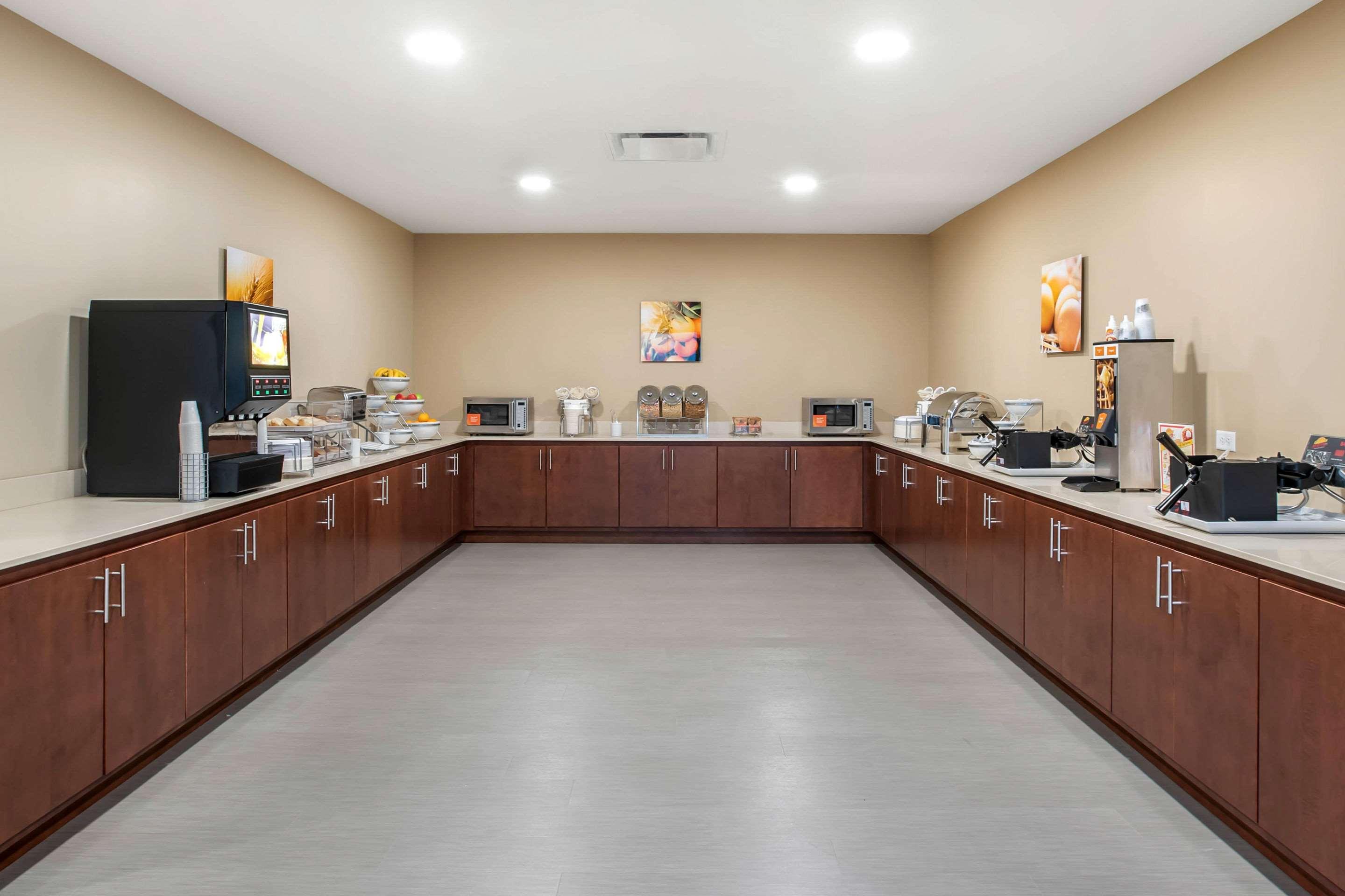 Comfort Inn & Suites Ames Near Isu Campus Ngoại thất bức ảnh
