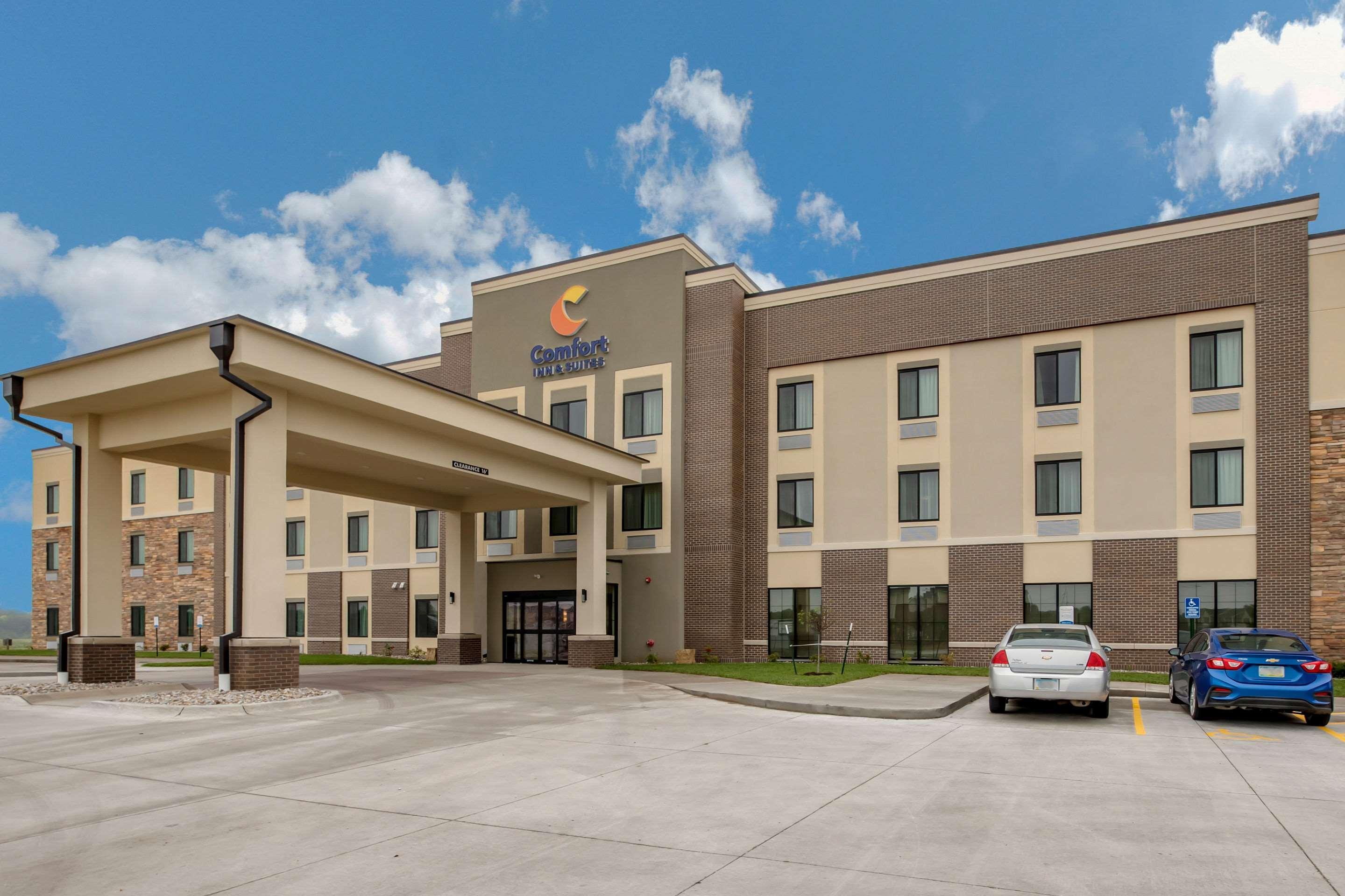 Comfort Inn & Suites Ames Near Isu Campus Ngoại thất bức ảnh