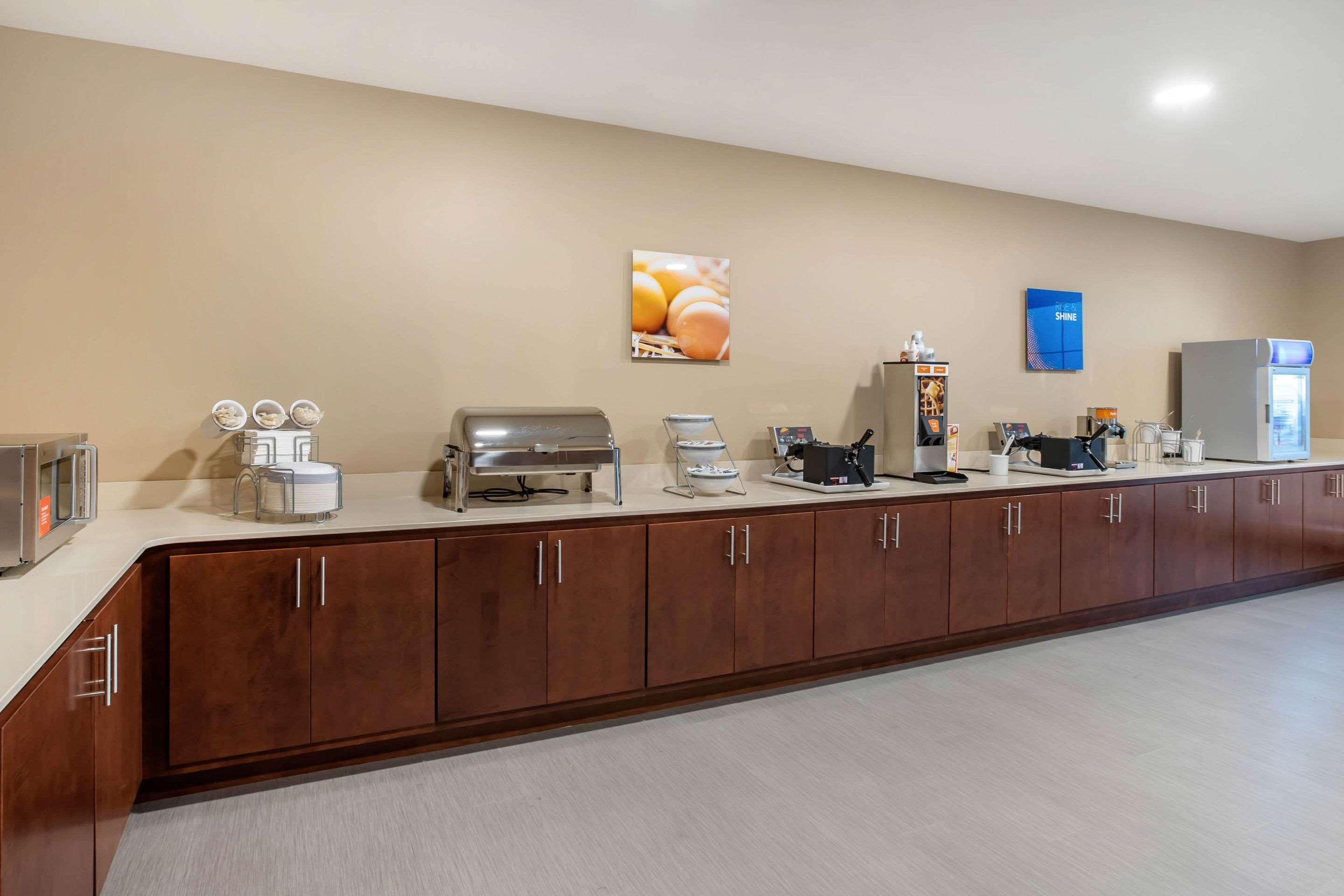 Comfort Inn & Suites Ames Near Isu Campus Ngoại thất bức ảnh