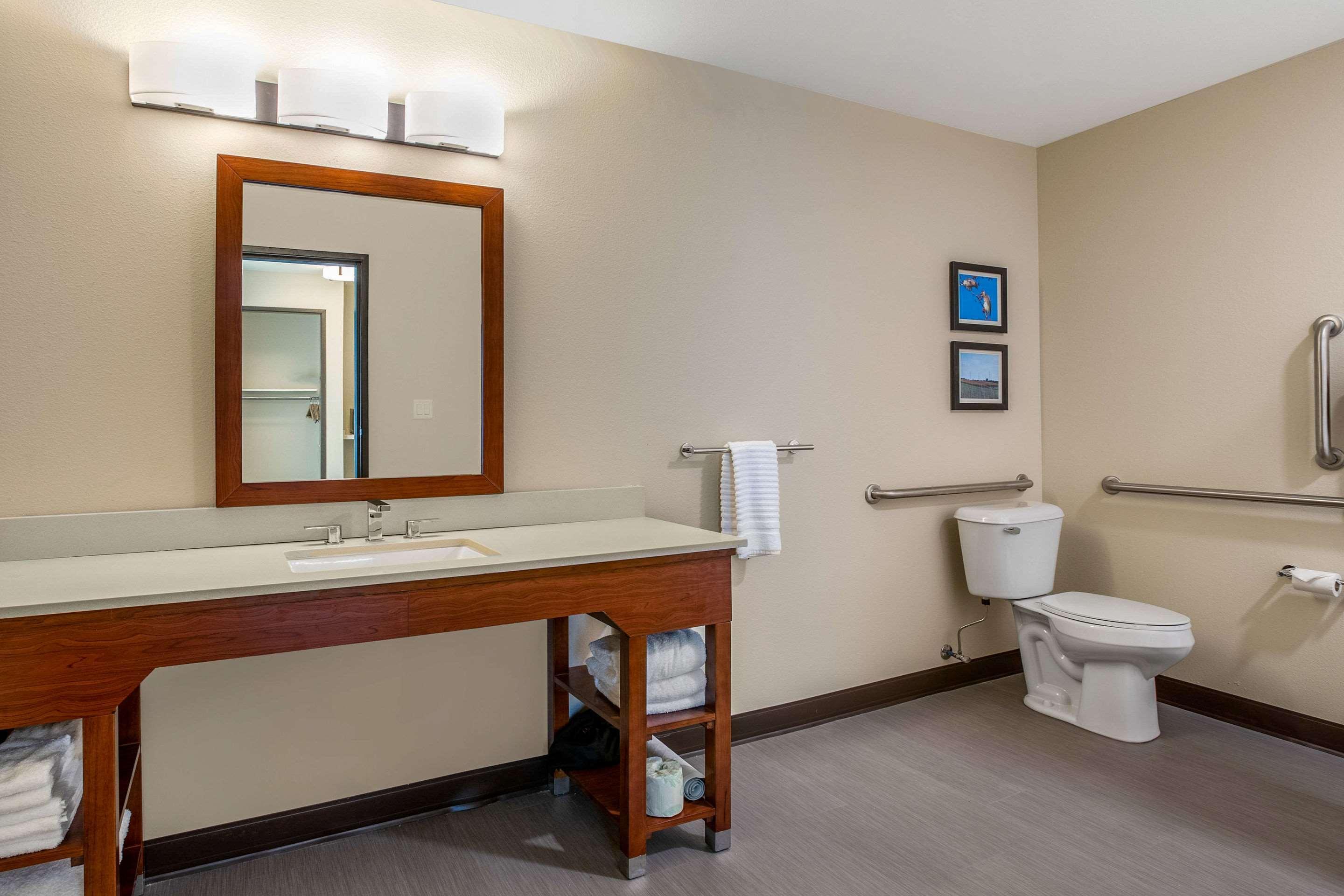 Comfort Inn & Suites Ames Near Isu Campus Ngoại thất bức ảnh