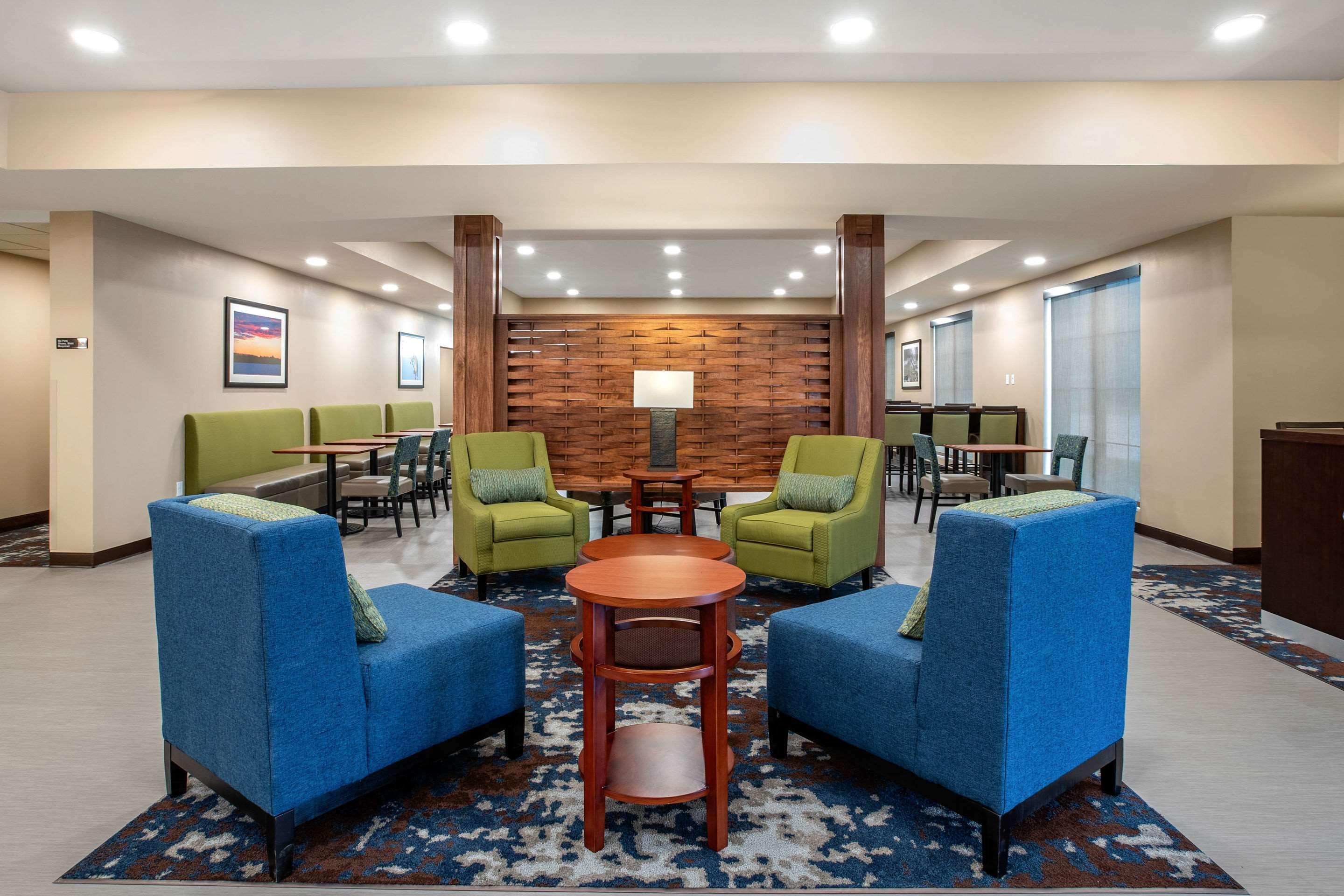 Comfort Inn & Suites Ames Near Isu Campus Ngoại thất bức ảnh