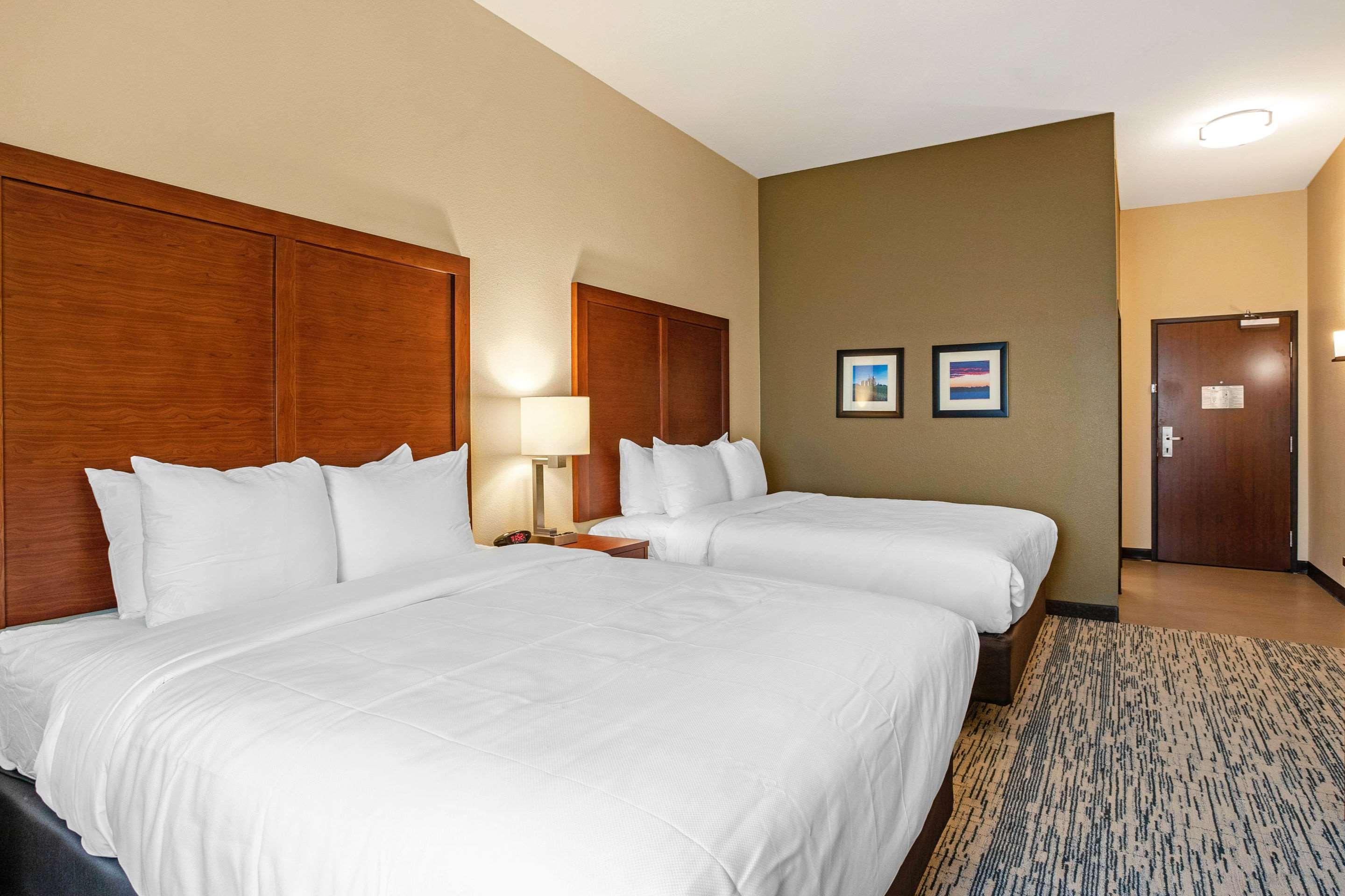Comfort Inn & Suites Ames Near Isu Campus Ngoại thất bức ảnh