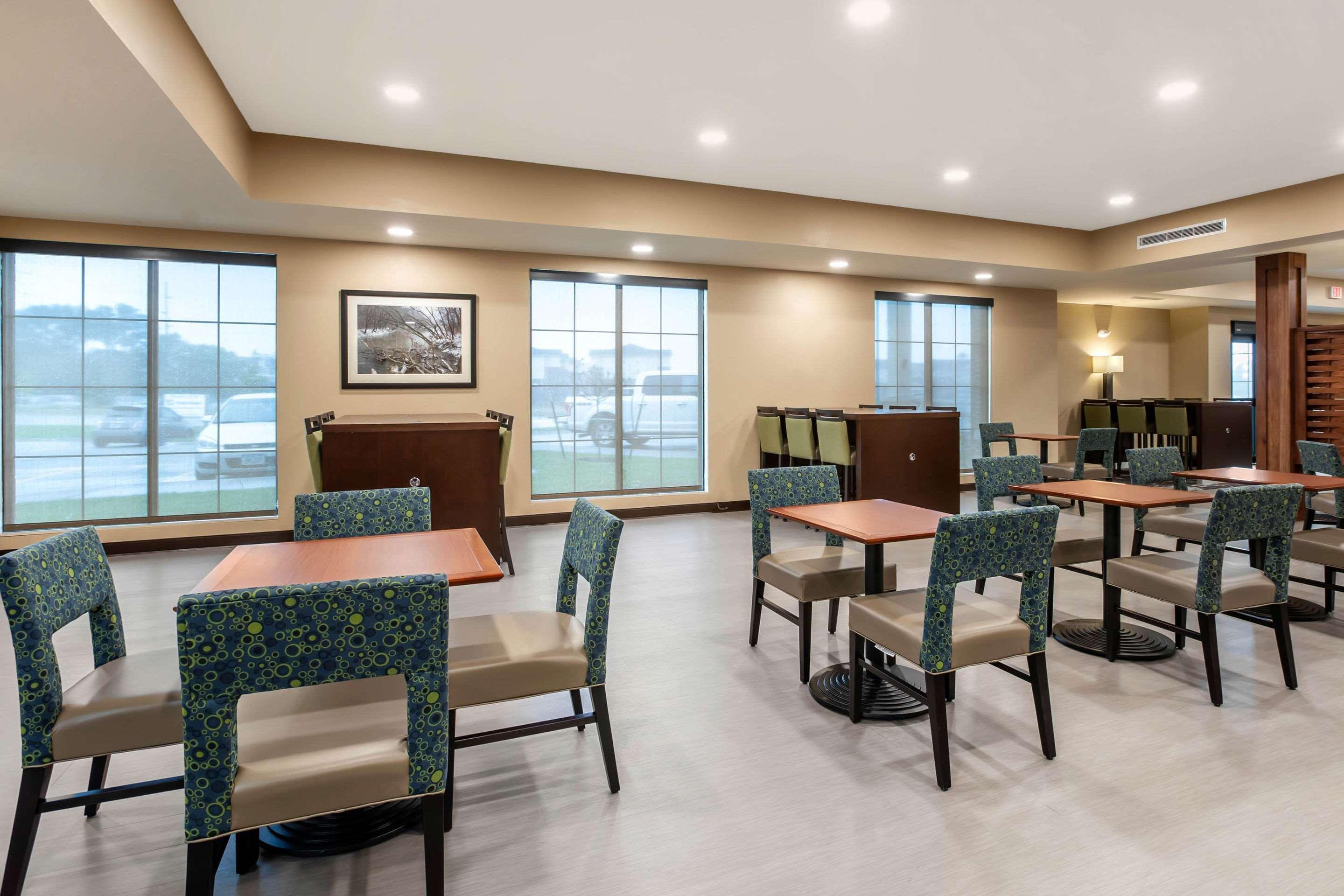 Comfort Inn & Suites Ames Near Isu Campus Ngoại thất bức ảnh